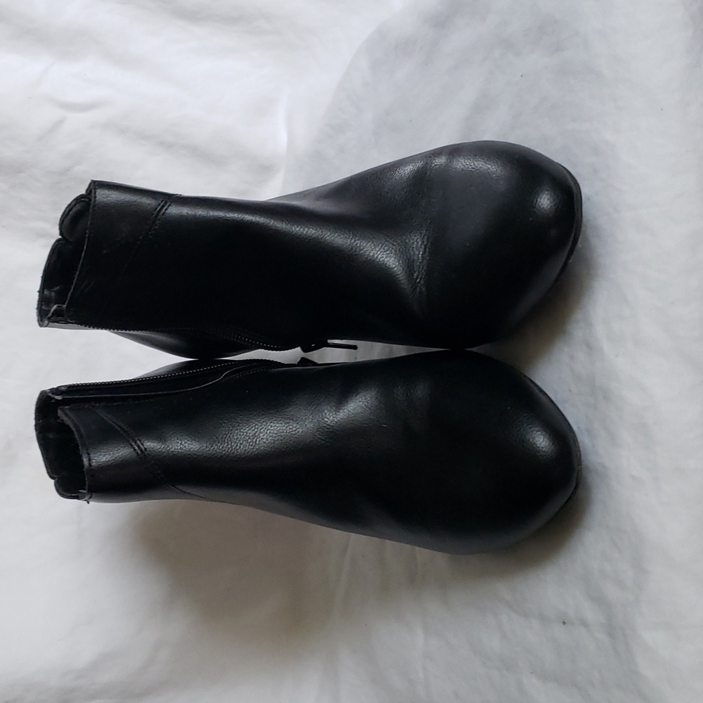 Kelly & Katie Adeelah Boots